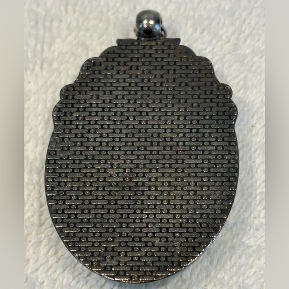 Vintage Victorian Inspired Green Silver Tone Pendant - Picture 6 of 9